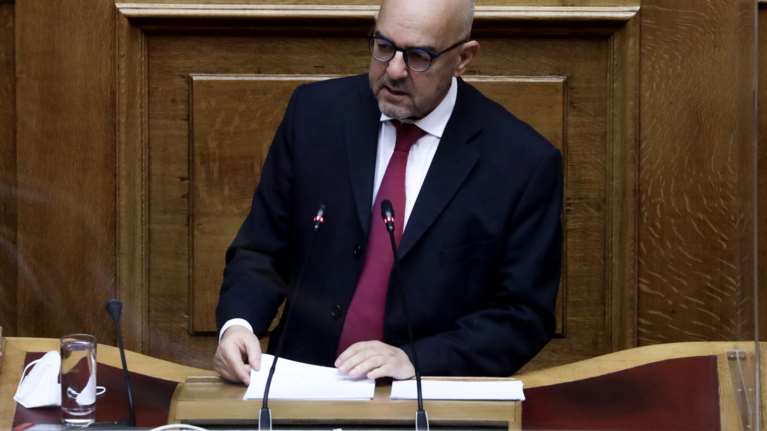 Μπάμπης Παπαδημητρίου: Ζητά παραίτηση Μενδώνη μέσω... Γερουλάνου - Ετσι κάνουν οι υπουργοί