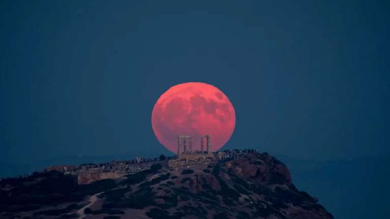 Πού θα απολαύσεις την Πανσέληνο του Σεπτεμβρίου και το &quot;ματωμένο φεγγάρι&quot; στην Αθήνα