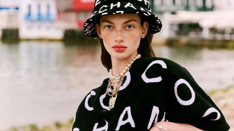 Οι στιλιστικές συμβουλές που ακολουθούν οι fashionistas για κομψές εμφανίσεις στην παραλία