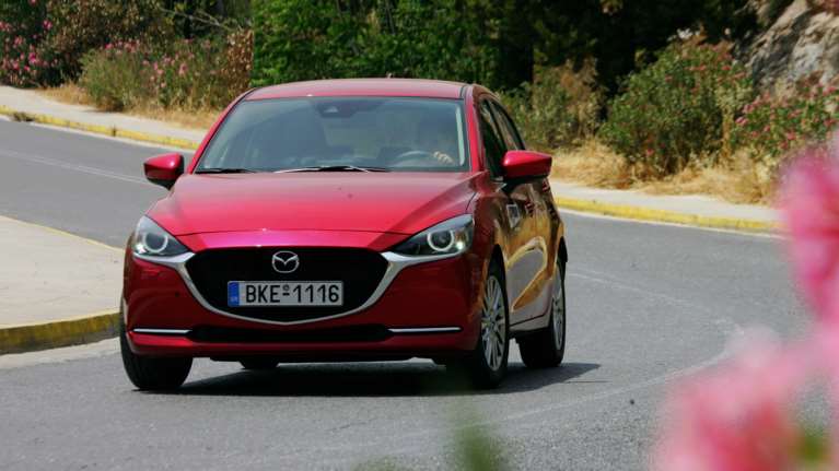 Δοκιμάζουμε το νέο Mazda2 1.5 Skyactiv-G mHybrid 90 PS