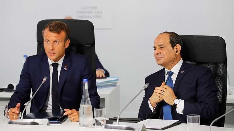 Λιβύη: Αλ Σίσι και Μακρόν συζήτησαν για την ανάγκη αποχώρησης των ξένων στρατευμάτων