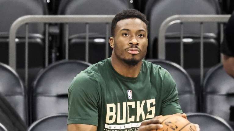 NBA: Συνεχίζει για δύο ακόμα χρόνια στους Μπακς ο Θανάσης Αντετοκούνμπο