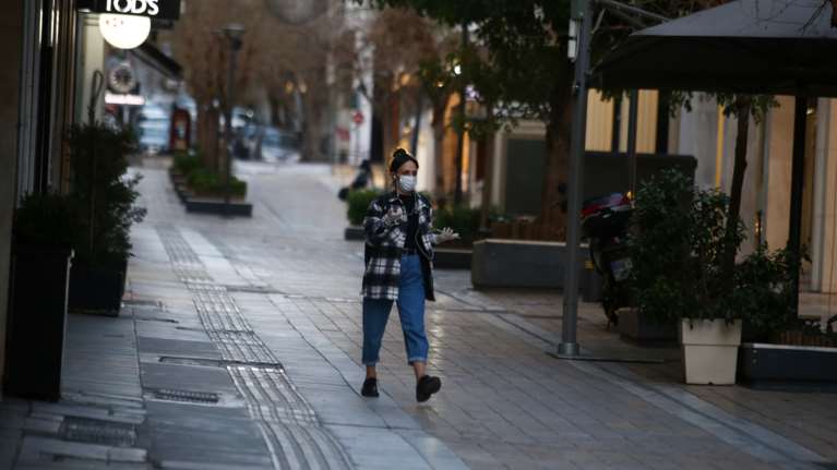 Έρχονται νέα μέτρα για περιορισμό λειτουργίας σε επιχειρήσεις και επαγγέλματα