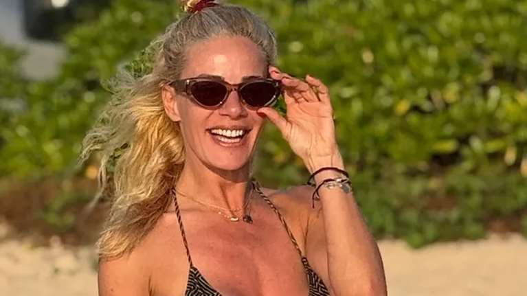 Η Ζέτα Μακρυπούλια με μπικίνι στο Βιετνάμ και εμείς μετράμε αντίστροφα για καλοκαίρι