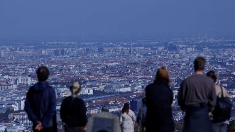 Ερχεται lockdown για τους ανεμβολίαστους στην Αυστρία: Σε ποιες περιπτώσεις θα μπορεί κάποιος να βγει από το σπίτι