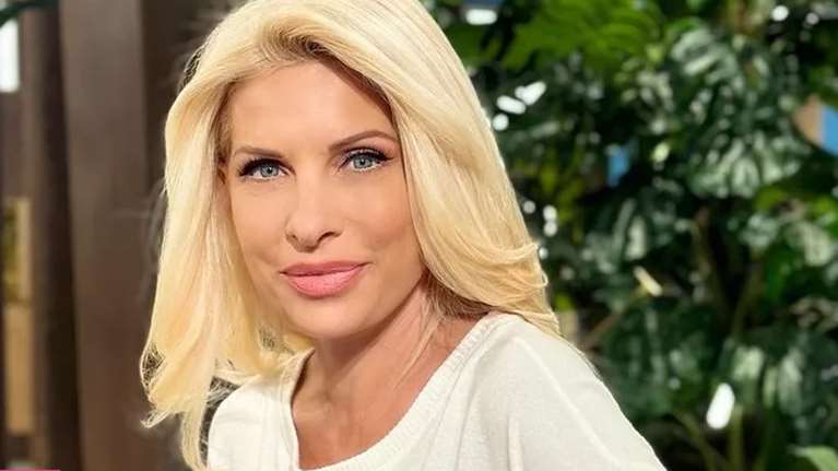 15 Ελληνίδες celebrities δείχνουν περήφανα τα φυσικά μαλλιά τους - Αγνώριστες αλλά απόλυτα αληθινές