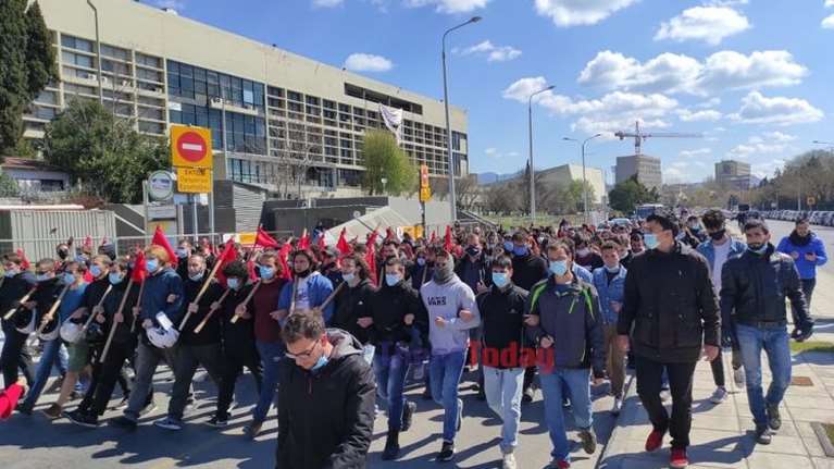 Θεσσαλονίκη: Νέα πορεία φοιτητών κατά του νόμου Κεραμέως [βίντεο]