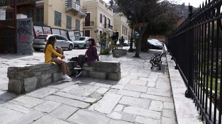 Δημοσκόπηση Alco για νέους: Απογοητευμένοι, δεν μπορούν να καλύψουν τις ανάγκες τους, αποθαρρημένοι από τις προοπτικές τους