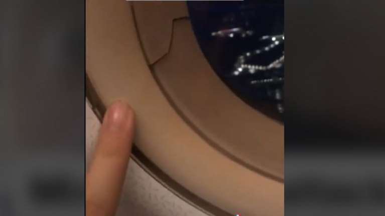 Viral βίντεο με ρωγμή σε παράθυρο αεροπλάνου - &quot;Επαθα μίνι καρδιακή προσβολή για 10 λεπτά&quot;