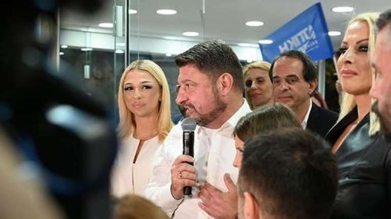 Νίκος Χαρδαλιάς - Το μήνυμα της κόρης του για τη νίκη του πατέρα της: &quot;Ευχαριστούμε πολύ οικογενειακώς&quot;