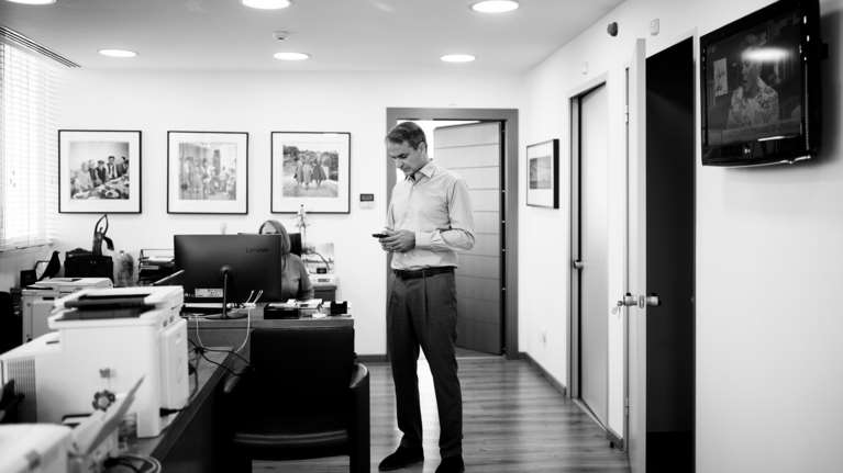 Τι δείχνουν οι μυστικές μετρήσεις του Μαξίμου μετά τη ΔΕΘ: Πόσο ανέβηκε η ΝΔ και πόσο την απειλούν τα &quot;κόμματα&quot; Σαμαρά και Τσίπρα