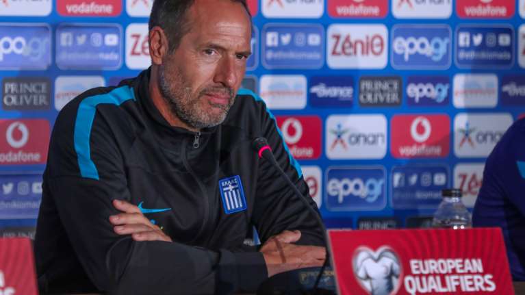 Τζον Φαν Σχιπ: &quot;Δύσκολο αλλά έχουμε πίστη&quot; - Τι είπε ο Ολλανδός προπονητής της Εθνικής για τον αγώνα με την Ισπανία