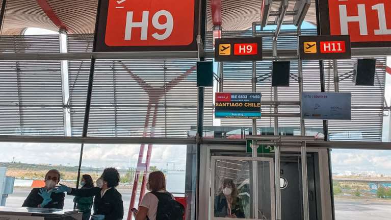 Ισπανία: Μήνυση από τις Αρχές στην Iberia  για μη τήρηση των υγειονομικών μέτρων σε πτήση της