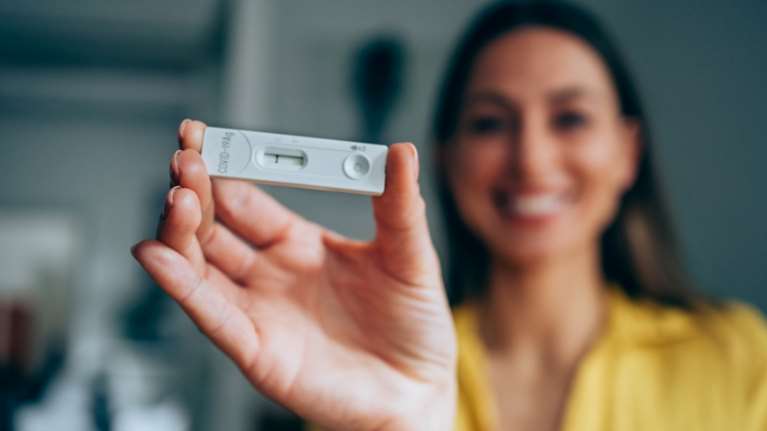 Έχετε συμπτώματα αλλά το self test βγαίνει αρνητικό. Τι μπορεί να σημαίνει αυτό;