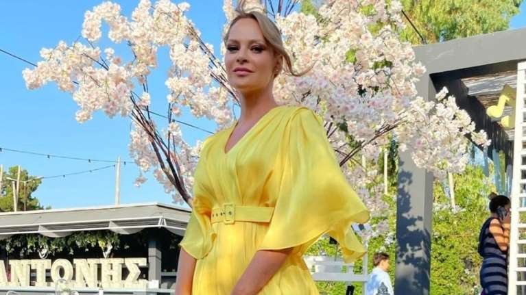 Η Υβόννη Μπόσνιακ φόρεσε το πιο κολακευτικό μπικίνι του καλοκαιριού