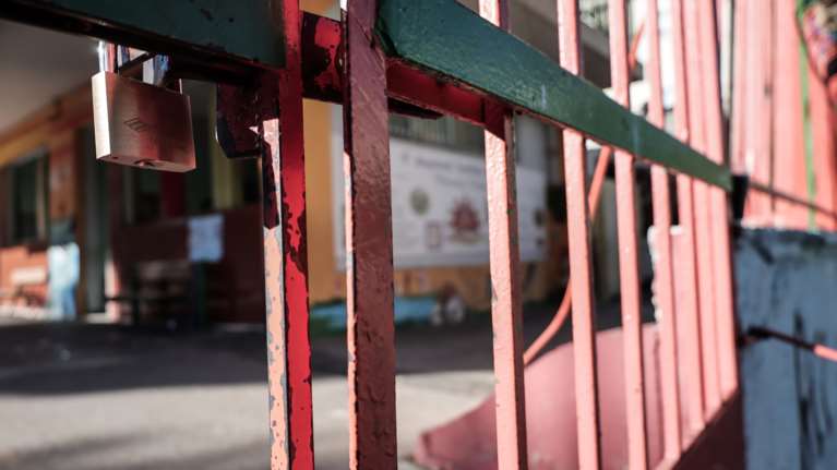 Πάτρα: Άνδρες σε λευκό βαν προσπάθησαν να αρπάξουν παιδιά από δημοτικό σχολείο - &quot;Είναι η 4η φορά&quot; λέει ανήσυχη μητέρα