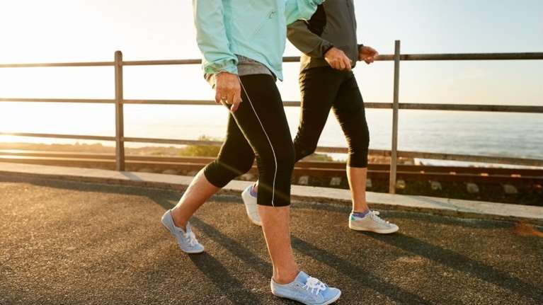 Πώς το περπάτημα μπορεί να μας δώσει έως και πέντε χρόνια ζωής παραπάνω