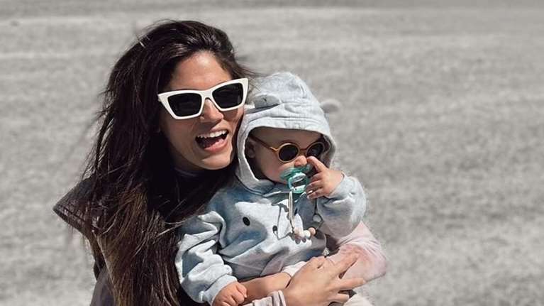Η Μαίρη Συνατσάκη παίζει με την κόρη της, Ολίβια και είναι σίγουρο πως θα σε γυρίσει στα παιδικά σου χρόνια