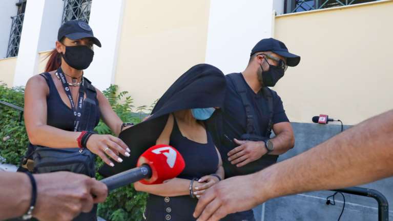 Επίθεση με βιτριόλι: Σε ειδικό κελί στις φυλακές Kορυδαλλού η 35χρονη [video]