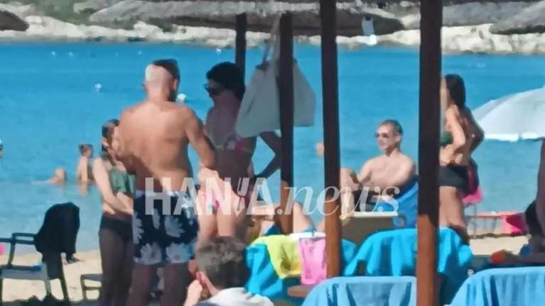 Χανιά: Για μπάνιο στο Μαράθι με τη Μαρέβα ο Κυριάκος Μητσοτάκης [εικόνα]