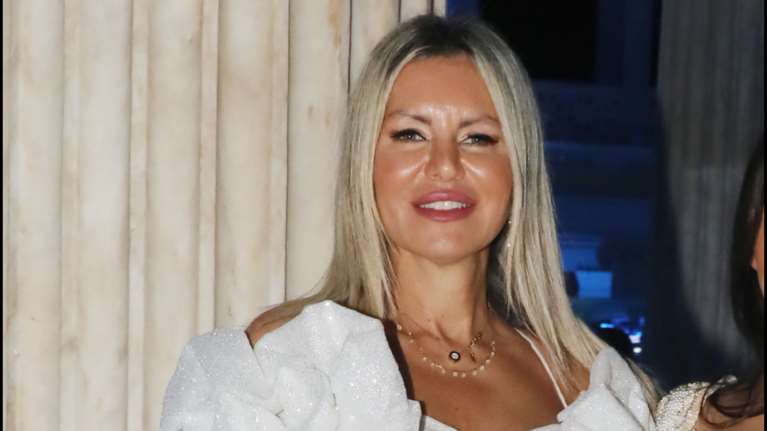 Τάρια Μπούρα: Ντύθηκε νύφη στο Ζάππειο μαζί με την κούκλα κόρη της - Τα διαφορετικά νυφικά μαμάς &amp; κόρης