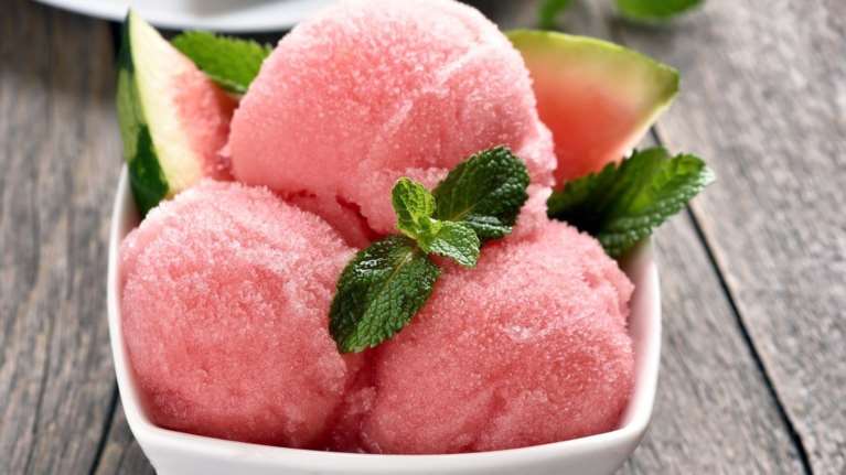 Δροσιστική γρανίτα καρπούζι με 3 υλικά