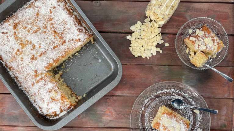 Ινδοκάρυδο σιροπιαστό και αφράτο - Καλοκαιρινό γλυκό, συνδυάζεται τέλεια με παγωτό