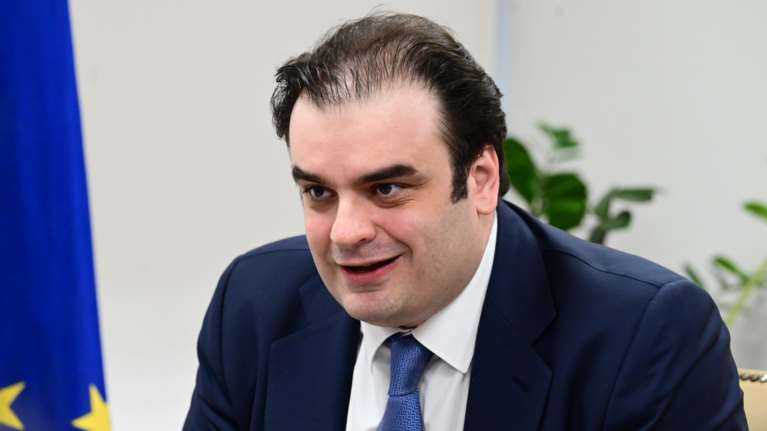 Πιερρακάκης: Ξεπληρώνουμε το πρώτο- πολύ ακριβό- μνημόνιο- Ο κίνδυνος για το χρέος μετά το 2032 πλέον δεν υφίσταται