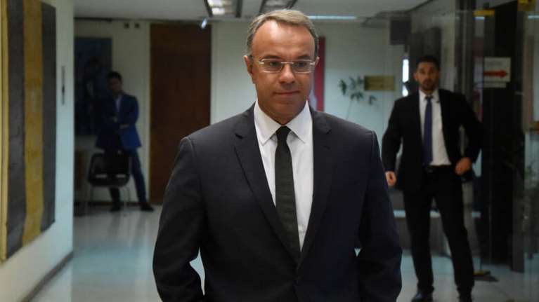 Σταϊκούρας: Kαμία τέτοια σκέψη δεν υπάρχει στο τραπέζι για μείωση μισθών και συντάξεων στο Δημόσιο