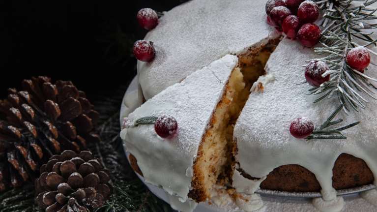 Αυτή η θεϊκή συνταγή για βασιλόπιτα με σαμπάνια, είναι αυτό που θέλετε στο φετινό ρεβεγιόν