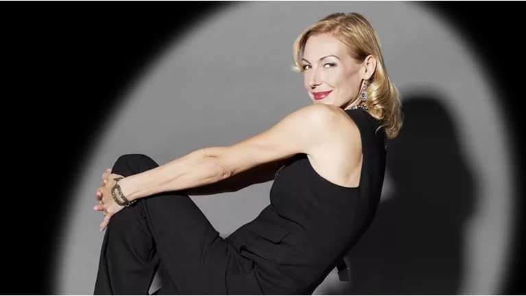 Ute Lemper: Η σπουδαία ντίβα του καμπαρέ εκμυστηρεύεται πώς γνώρισε τη Μαρλέν Ντίτριχ
