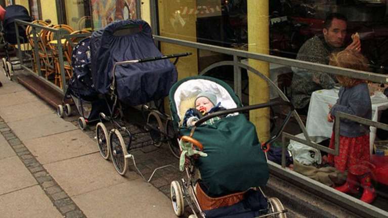 Εκτίναξη των γεννήσεων εκτός γάμου στην Ελλάδα- Από το 4% στο 11,1%