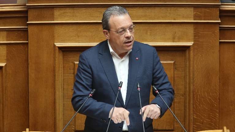 Φάμελλος: Το καθεστώς Μητσοτάκη κάνει ό,τι μπορεί για να κρύψει την αλήθεια και τις ευθύνες για τα Τέμπη