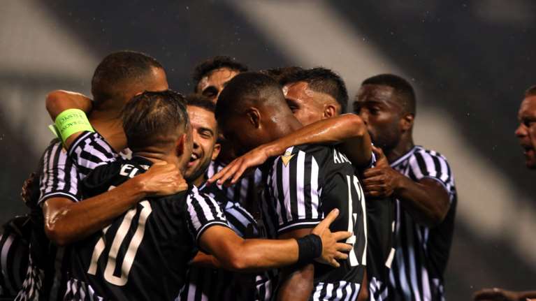 Σοκαρισμένοι οι Τούρκοι φίλαθλοι από την ήττα της Μπεσίκτας από τον ΠΑΟΚ- &quot;Καταστροφή στη Θεσσαλονίκη&quot;