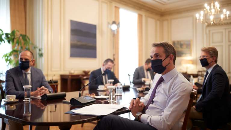 Κυριάκος Μητσοτάκης: Με μάσκα ακόμα και μέσα στο Υπουργικό Συμβούλιο
