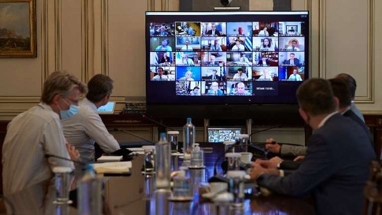 Πανελλαδικές και Επιτροπή Εμβολιασμών στο επίκεντρο του υπουργικού συμβουλίου