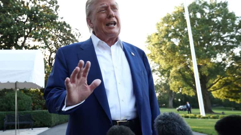 Λευκός Οίκος: Ο Καναδάς &quot;υποχώρησε&quot; απέναντι στον Τραμπ αφήνοντας τον φόρο για τους τεχνολογικούς κολοσσούς