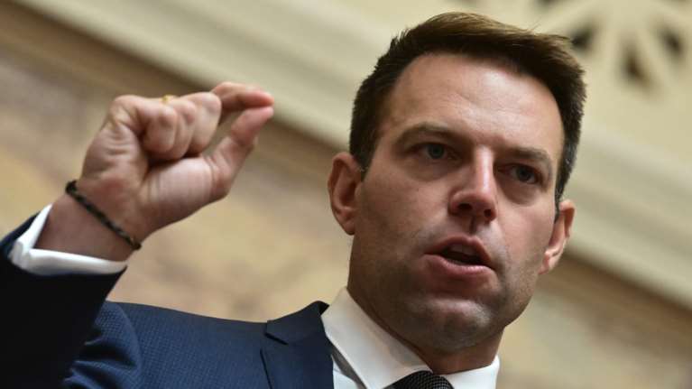 Κασσελάκης κατά Πρώτου Θέματος: Τι νόημα έχει η δημοσιογραφία όταν σου έχουν χαρίσει 26 εκατ. ευρώ από τα δάνειά σου;