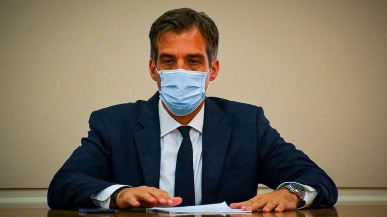 Επιτέλους: Αρχισε η μείωση των κρουσμάτων κορονοϊού - Δηλώσεις Αρκουμανέα (ΕΟΔΥ)