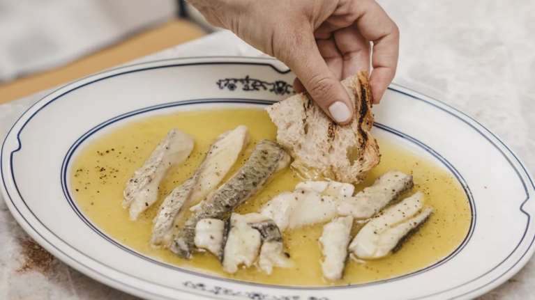 Λένε πως το φαγητό σε αυτή τη νέα ταβέρνα σου ζεσταίνει την ψυχούλα