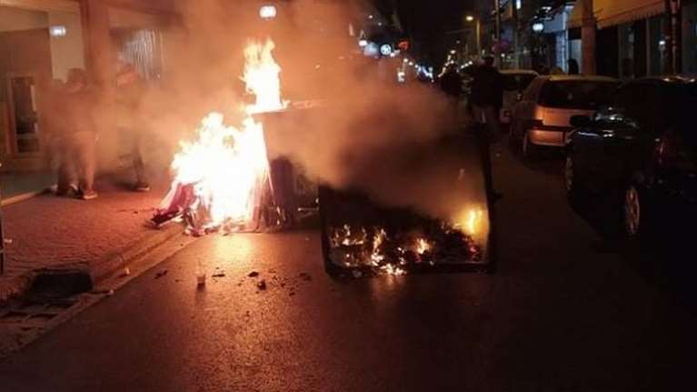 Επεισόδια στη Νίκαια μετά από πορεία: Χημικά και οδομαχίες μία μέρα μετά την Νέα Σμύρνη [Βίντεο]