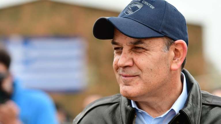 Η έκρηξη Παναγιωτόπουλου για τις διαρροές των αξιωματικών για τα όπλα στα νησιά, ο Ριζοσπάστης και ο βουλευτής Μπουρνούς