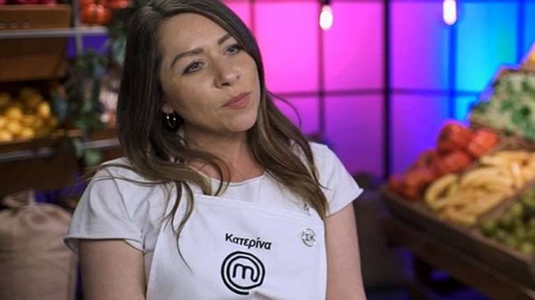 MasterChef: &quot;Δεν θα μας απειλεί η κομμώτρια&quot; - Πυρά κατά της Κατερίνας [βίντεο]
