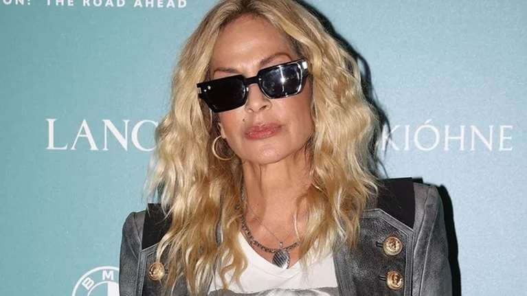 Άννα Βίσση: Το μοντέρνο κούρεμα που την έκανε να δείχνει 20 χρόνια νεότερη