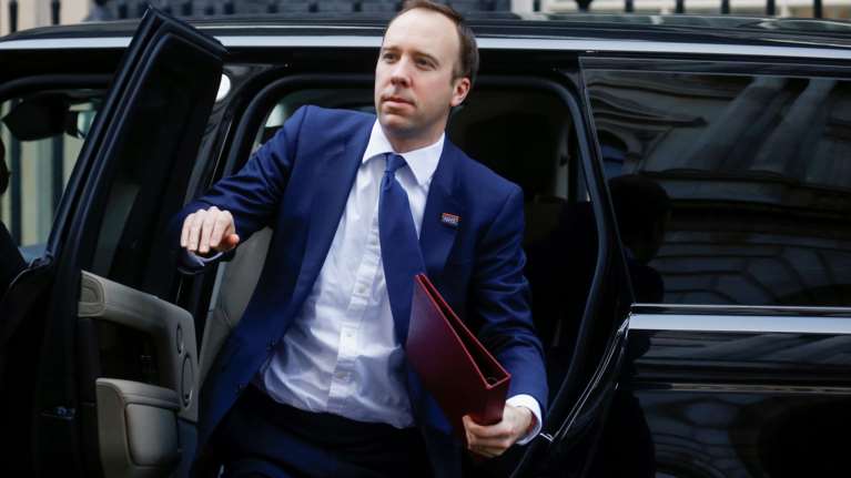 Κορονοϊός-Βρετανία: Μετά τον Τζόνσον, θετικός και ο υπουργός Υγείας