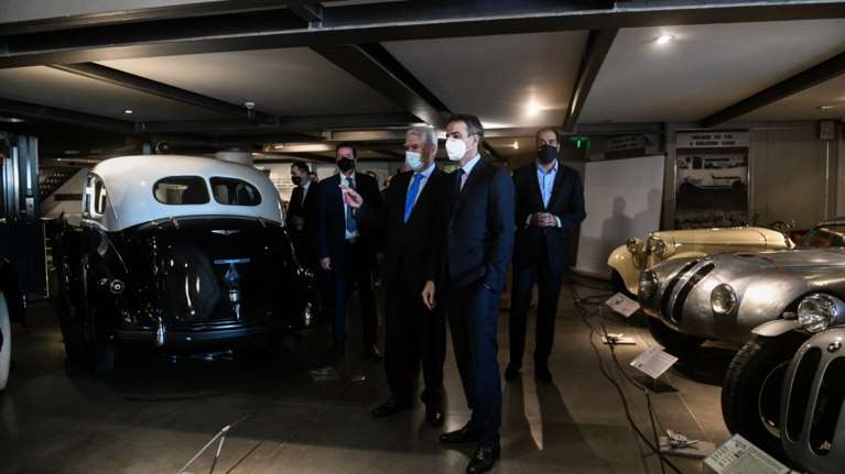 Οδική Ασφάλεια: Στο Μουσείο Αυτοκινήτων ο Μητσοτάκης - 30 εκατ. για παρεμβάσεις σε 7.000 επικίνδυνα σημεία στους δρόμους