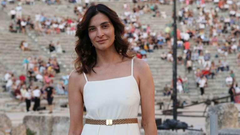 Η Αντιγόνη Κουλουκάκου έκοψε wispy bangs: Οι &quot;εύκολες&quot; αφέλειες που κολακεύουν κάθε σχήμα προσώπου