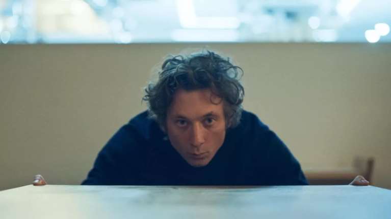 Το άνοιγμα της 3ης σεζόν του &quot;The Bear&quot; μας ψιθυρίζει ότι η ιστορία του Κάρμι δεν είναι success story. Και ευτυχώς.