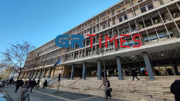 Θεσσαλονίκη: Εκλεψε ροζ βίντεο και φωτογραφίες της συντρόφου του φίλου του και μετά τα ανέβασε στο διαδίκτυο