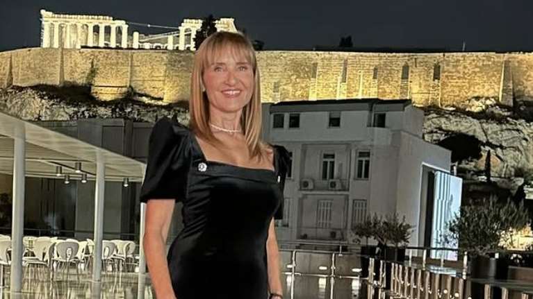 Μάρα Ζαχαρέα: Η downtown εμφάνισή της - Για ψάρια και θαλασσινά με τις φίλες της